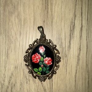 Vintage Floral Pendant Necklace‎